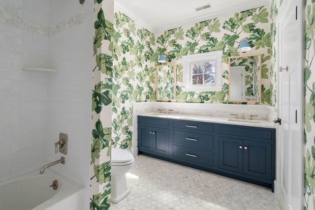 11 Fisher Ave, Wellesley, MA 02482