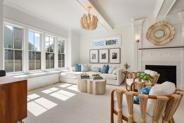 11 Fisher Ave, Wellesley, MA 02482