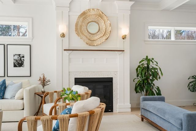 11 Fisher Ave, Wellesley, MA 02482