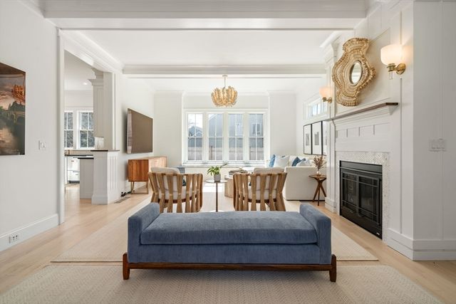 11 Fisher Ave, Wellesley, MA 02482