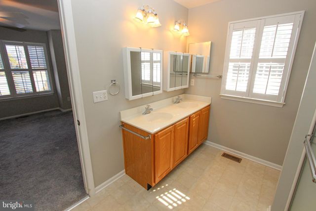 425 E RED LION DR, Bear, DE 19701