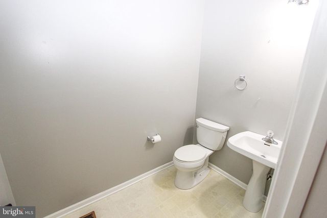 425 E RED LION DR, Bear, DE 19701