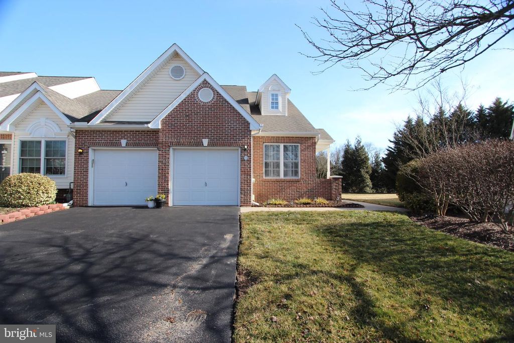 425 E RED LION DR, Bear, DE 19701