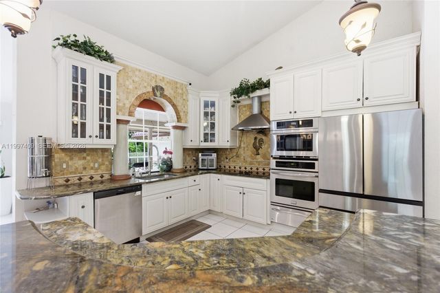 11400 NW 20th Ct, Plantation, FL 33323