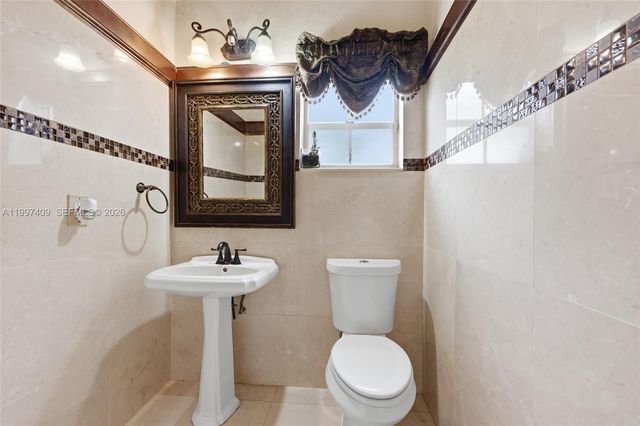 11400 NW 20th Ct, Plantation, FL 33323