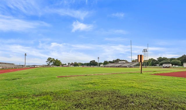 1060 Tarkington Timbers Drive, Cleveland, TX 77327
