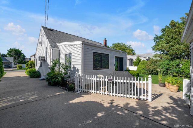 106 Campbell Street, New Hyde Park, NY 11040