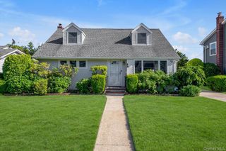 106 Campbell Street, New Hyde Park, NY 11040