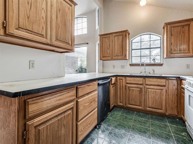 3908 Goshawk Circle, Norman, OK 73072