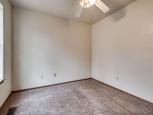 3908 Goshawk Circle, Norman, OK 73072