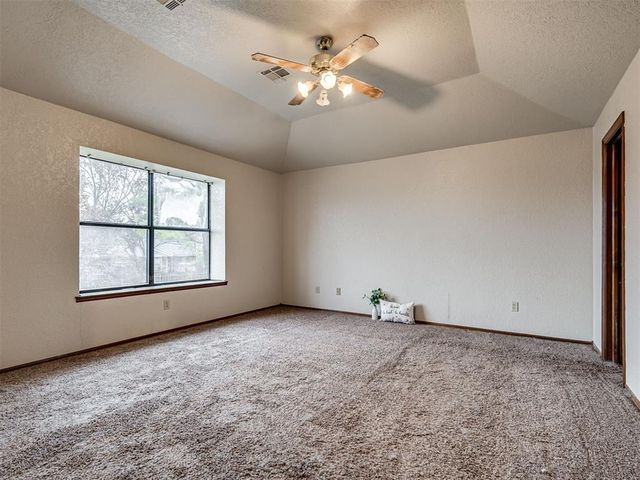 3908 Goshawk Circle, Norman, OK 73072