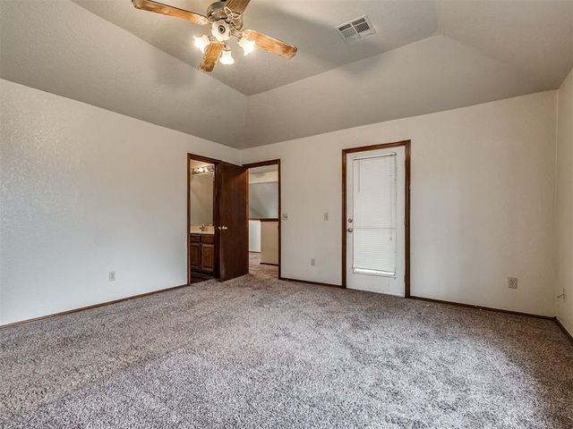 3908 Goshawk Circle, Norman, OK 73072