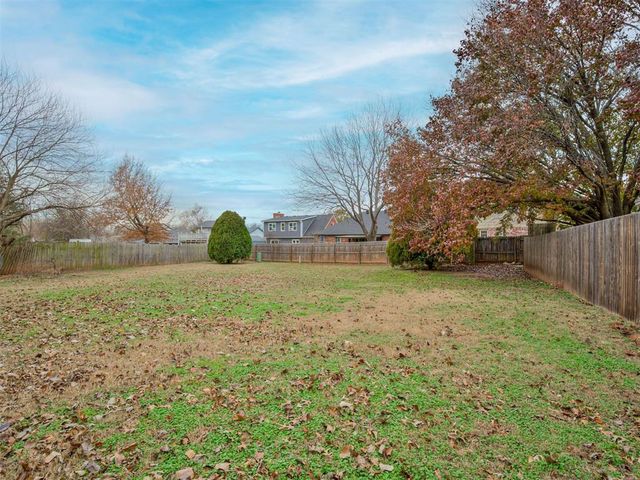 3908 Goshawk Circle, Norman, OK 73072