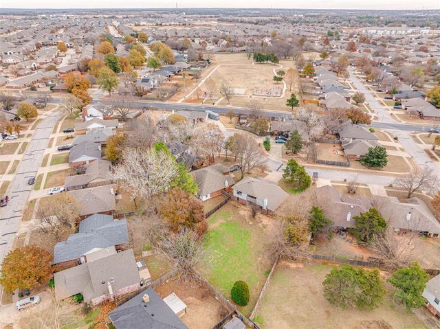3908 Goshawk Circle, Norman, OK 73072