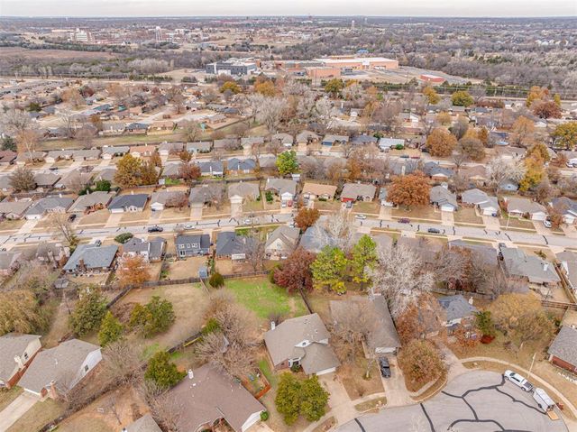 3908 Goshawk Circle, Norman, OK 73072