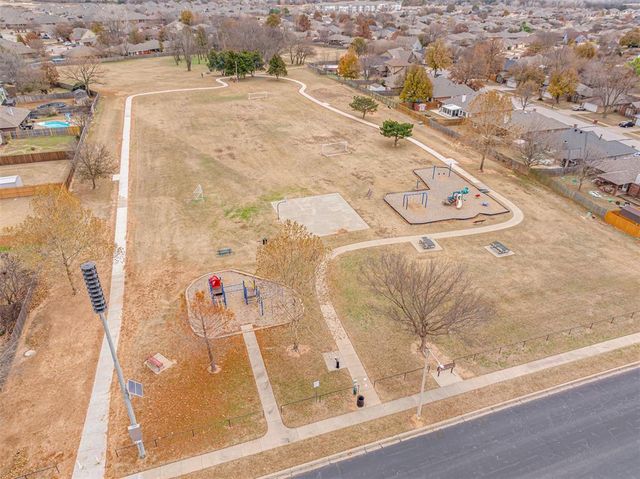 3908 Goshawk Circle, Norman, OK 73072