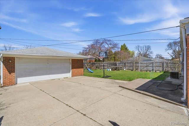 4759 Bernice Avenue, Warren, MI 48091