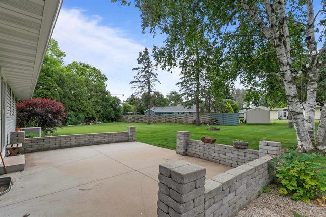829 HAASE STREET, Neenah, WI 54956