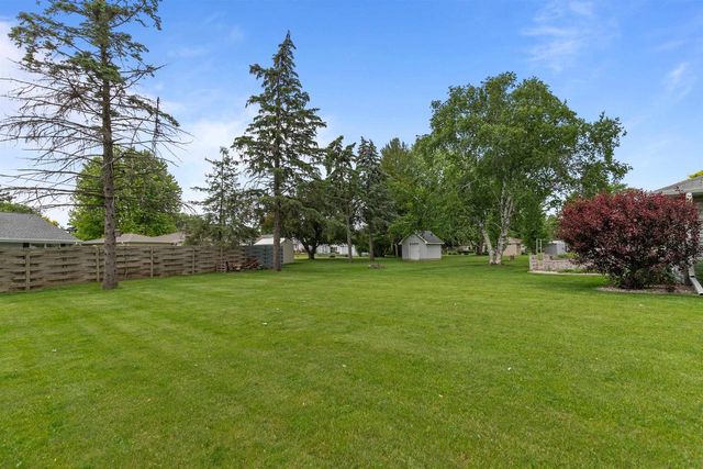829 HAASE STREET, Neenah, WI 54956