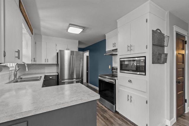 829 HAASE STREET, Neenah, WI 54956