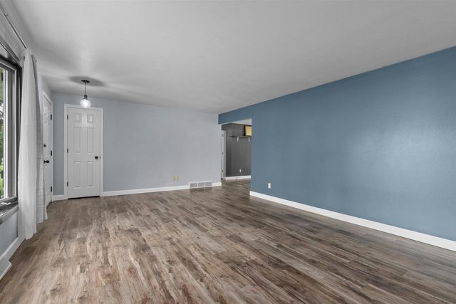 829 HAASE STREET, Neenah, WI 54956