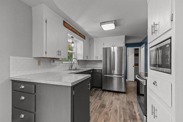 829 HAASE STREET, Neenah, WI 54956