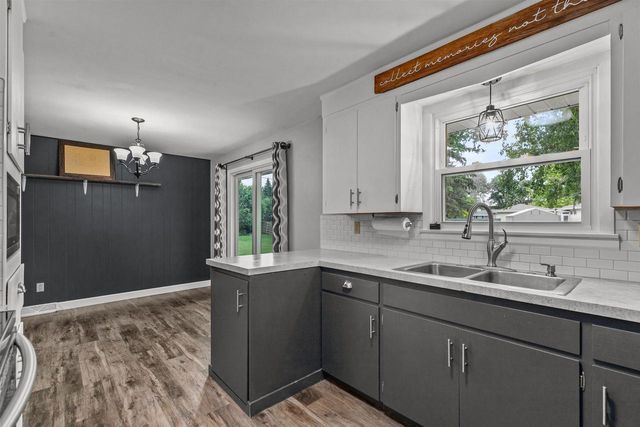 829 HAASE STREET, Neenah, WI 54956