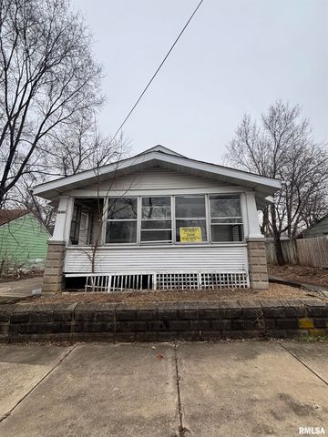 1828 W LATROBE Street, Peoria, IL 61605