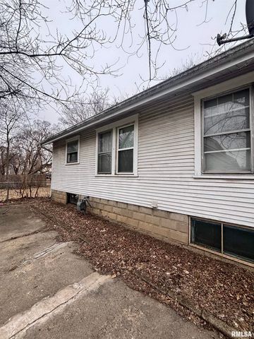 1828 W LATROBE Street, Peoria, IL 61605