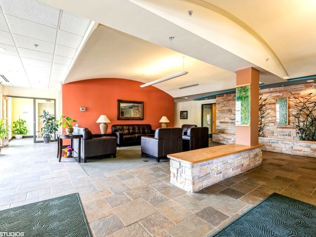 9355 Irving Park Road 404, Schiller Park, IL 60176