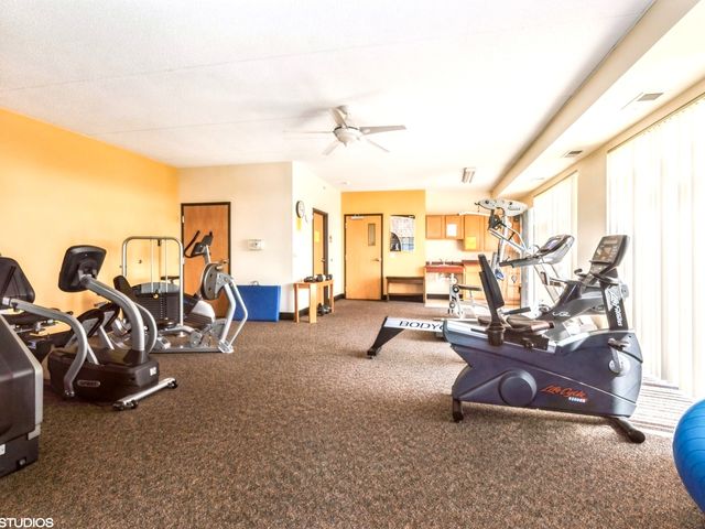 9355 Irving Park Road 404, Schiller Park, IL 60176