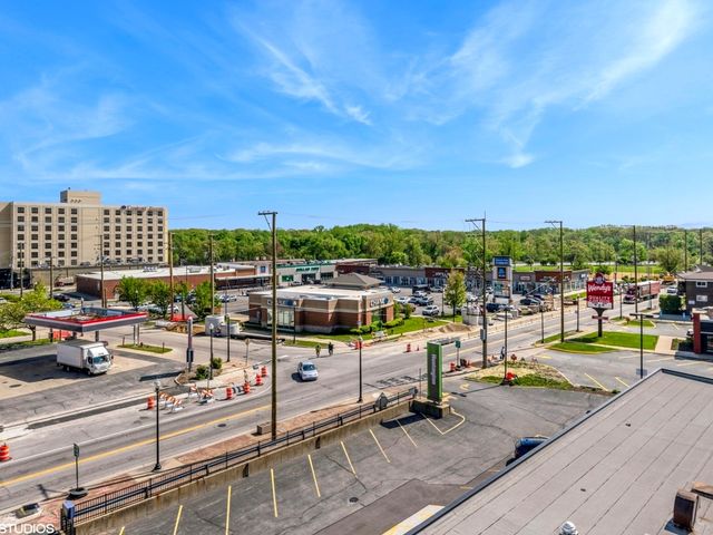 9355 Irving Park Road 404, Schiller Park, IL 60176