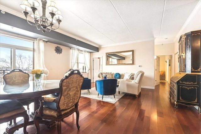 9355 Irving Park Road 404, Schiller Park, IL 60176