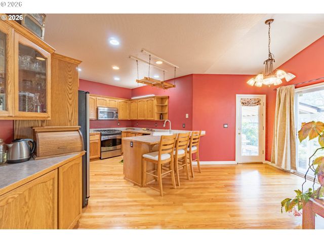 4366 BERRY Ln, Eugene, OR 97404