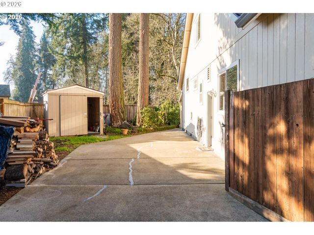 4366 BERRY Ln, Eugene, OR 97404