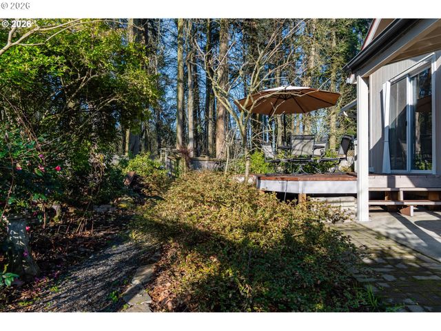 4366 BERRY Ln, Eugene, OR 97404