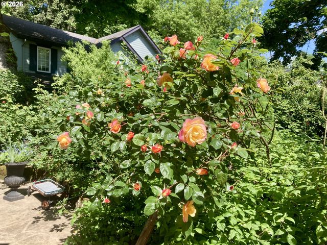 4366 BERRY Ln, Eugene, OR 97404