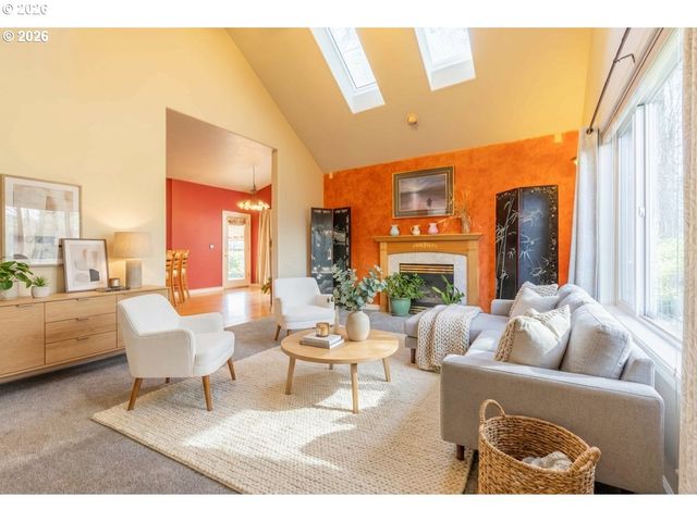 4366 BERRY Ln, Eugene, OR 97404