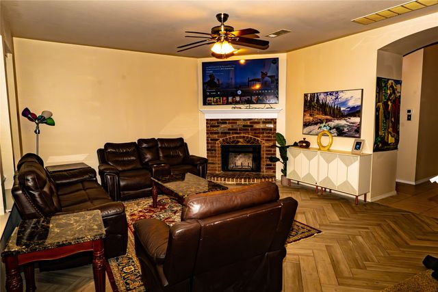 2000 Uvalde Drive, Forney, TX 75126