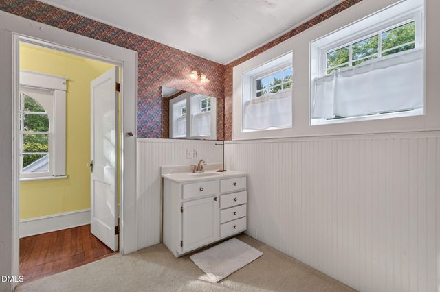 934 S Chestnut Street, Henderson, NC 27536