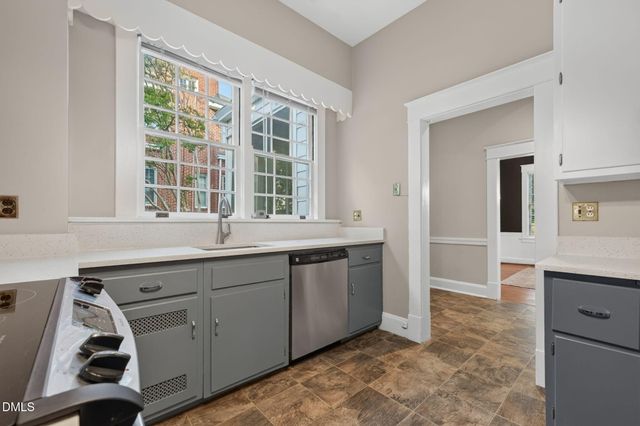 934 S Chestnut Street, Henderson, NC 27536