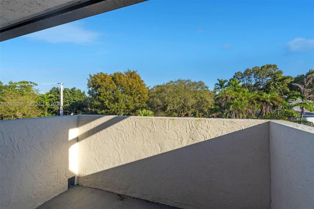 5750 Turin St 206, Coral Gables, FL 33146