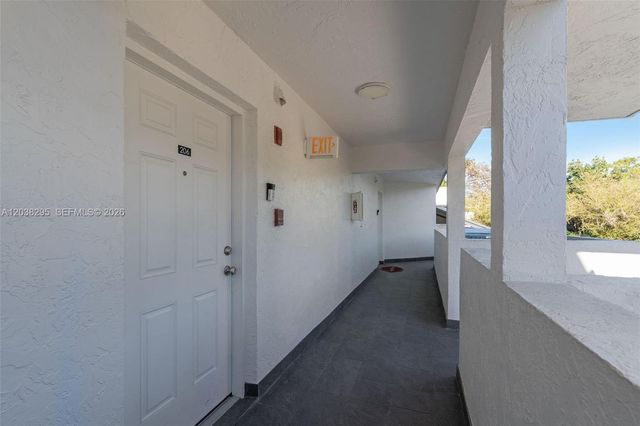 5750 Turin St 206, Coral Gables, FL 33146