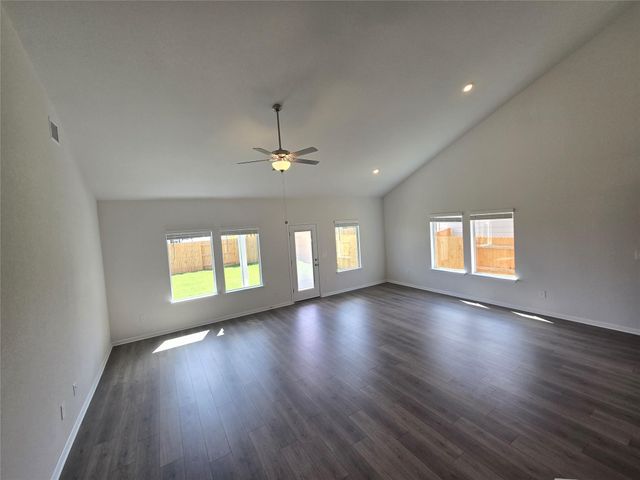 715 Universal DR, Hutto, TX 78634