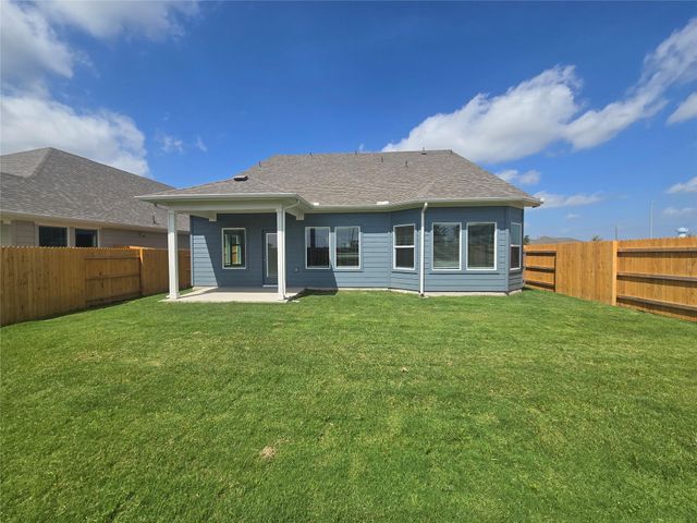 715 Universal DR, Hutto, TX 78634