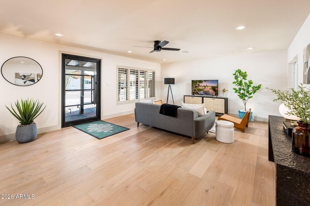 8407 E RANCHO VISTA Drive, Scottsdale, AZ 85251