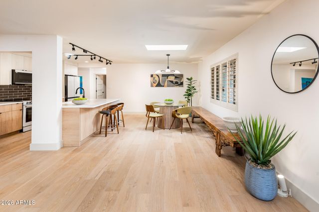 8407 E RANCHO VISTA Drive, Scottsdale, AZ 85251