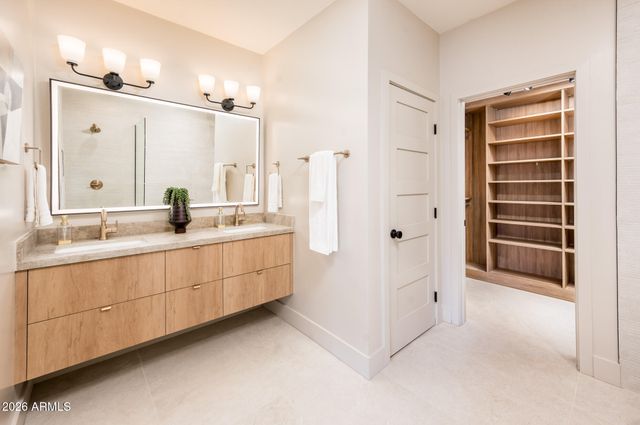 8407 E RANCHO VISTA Drive, Scottsdale, AZ 85251