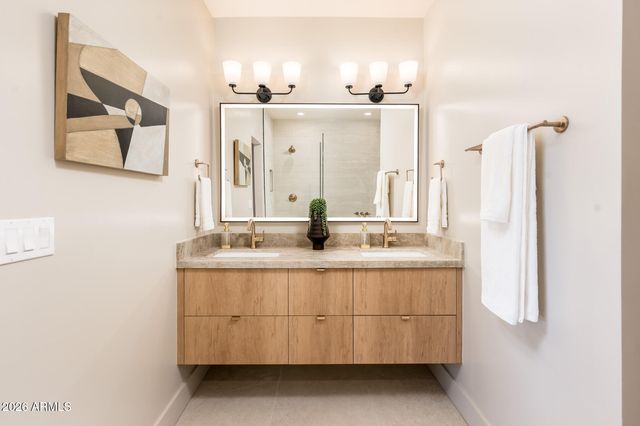 8407 E RANCHO VISTA Drive, Scottsdale, AZ 85251