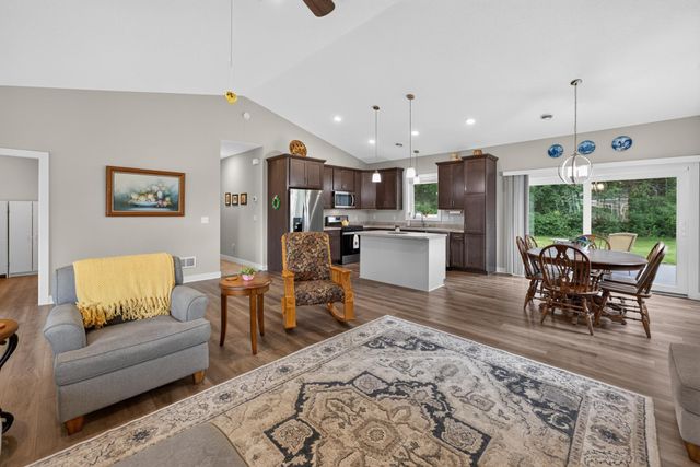 4769 381st Trail, North Branch, MN 55056